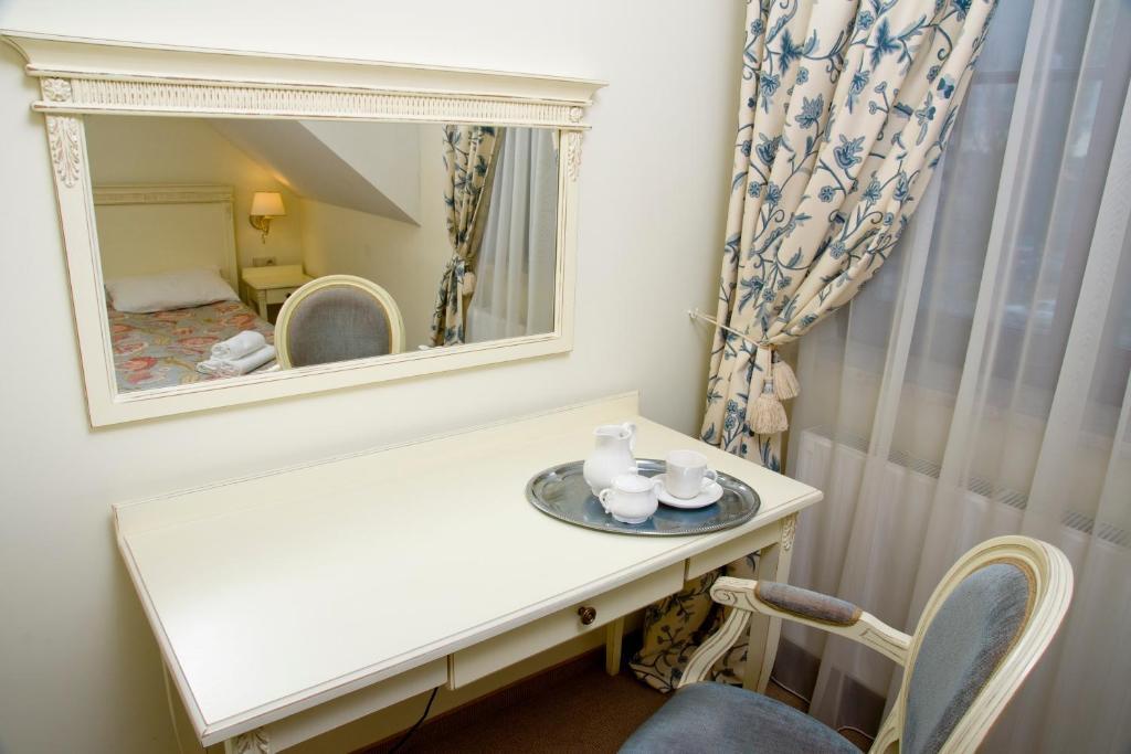 Villa Estera - Hotel & Restauracja Michałowice 部屋 写真