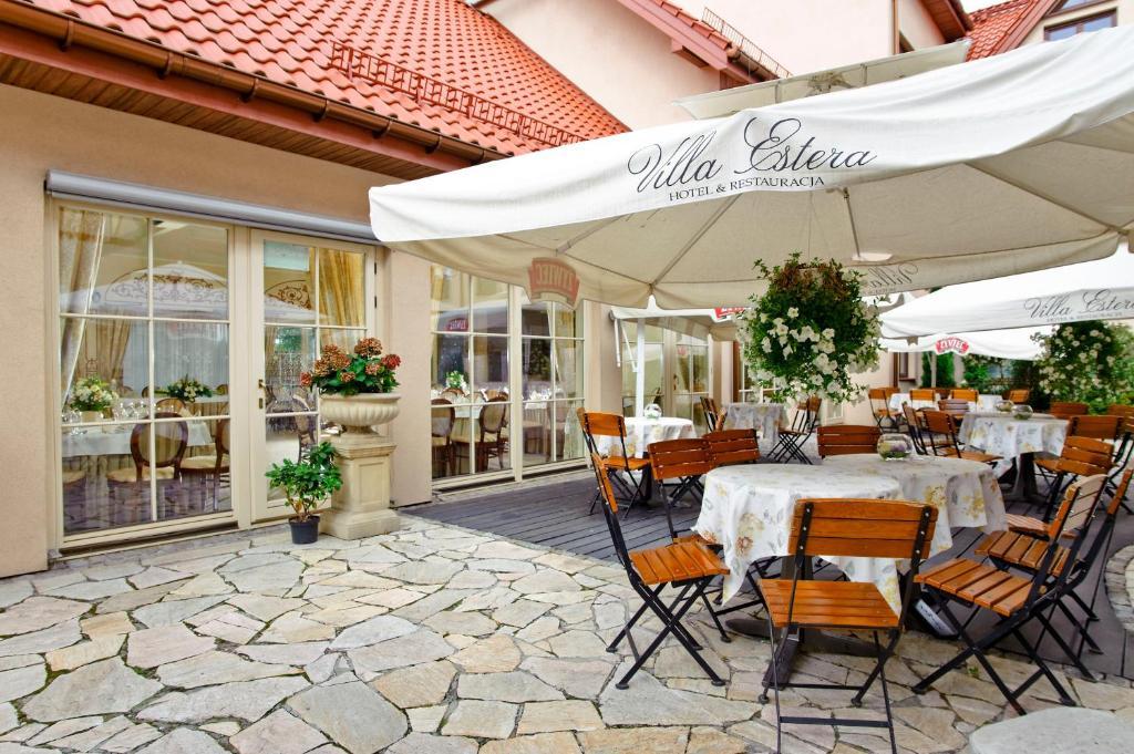 Villa Estera - Hotel & Restauracja Michałowice エクステリア 写真
